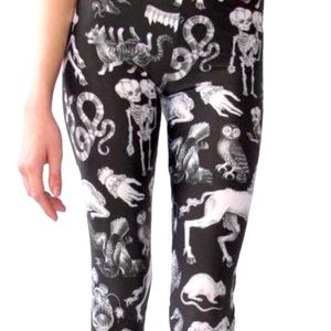 Cropped illustration leggings